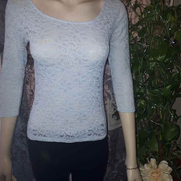 All womens size small - Picture 5 of 7